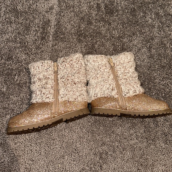 ๐ท๏ธ 5 for $25 ๐ท๏ธ Maggie & Zoe boots, size 8 toddler - Picture 3 of 7
